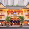 Discount Beverly 83-101 Jigsaw Puzzle Shin-Kabukiza Theater (300 Pieces)
